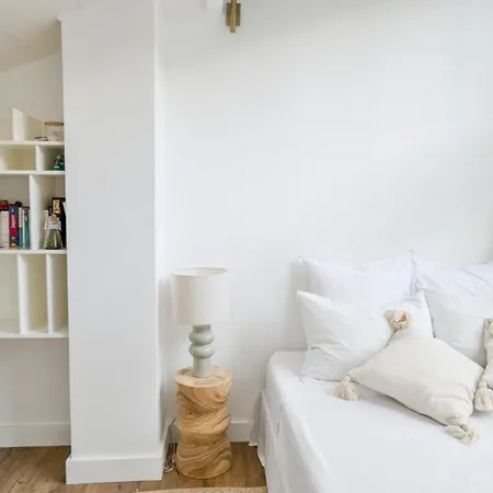 2 Bd Chic Loft With Historic Charm And Modern Amenities Apartment