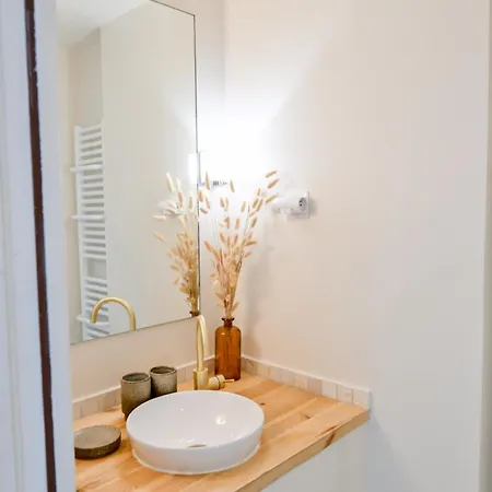 Apartment 2 Bd Chic Loft With Historic Charm And Modern Amenities *