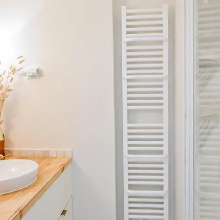 2 Bd Chic Loft With Historic Charm And Modern Amenities Apartment *