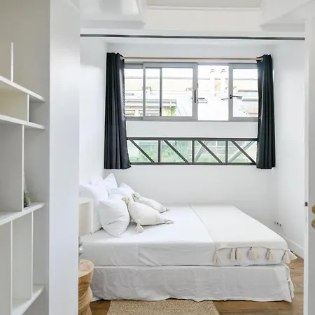 Apartment 2 Bd Chic Loft With Historic Charm And Modern Amenities Paris