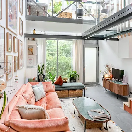 Apartment 2 Bd Chic Loft With Historic Charm And Modern Amenities Paris